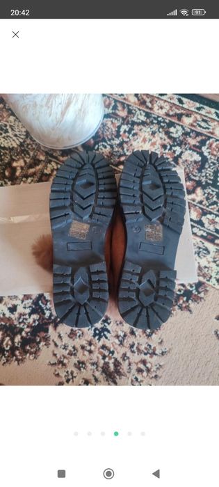 Ботінки осінь, гірчичного кольору.