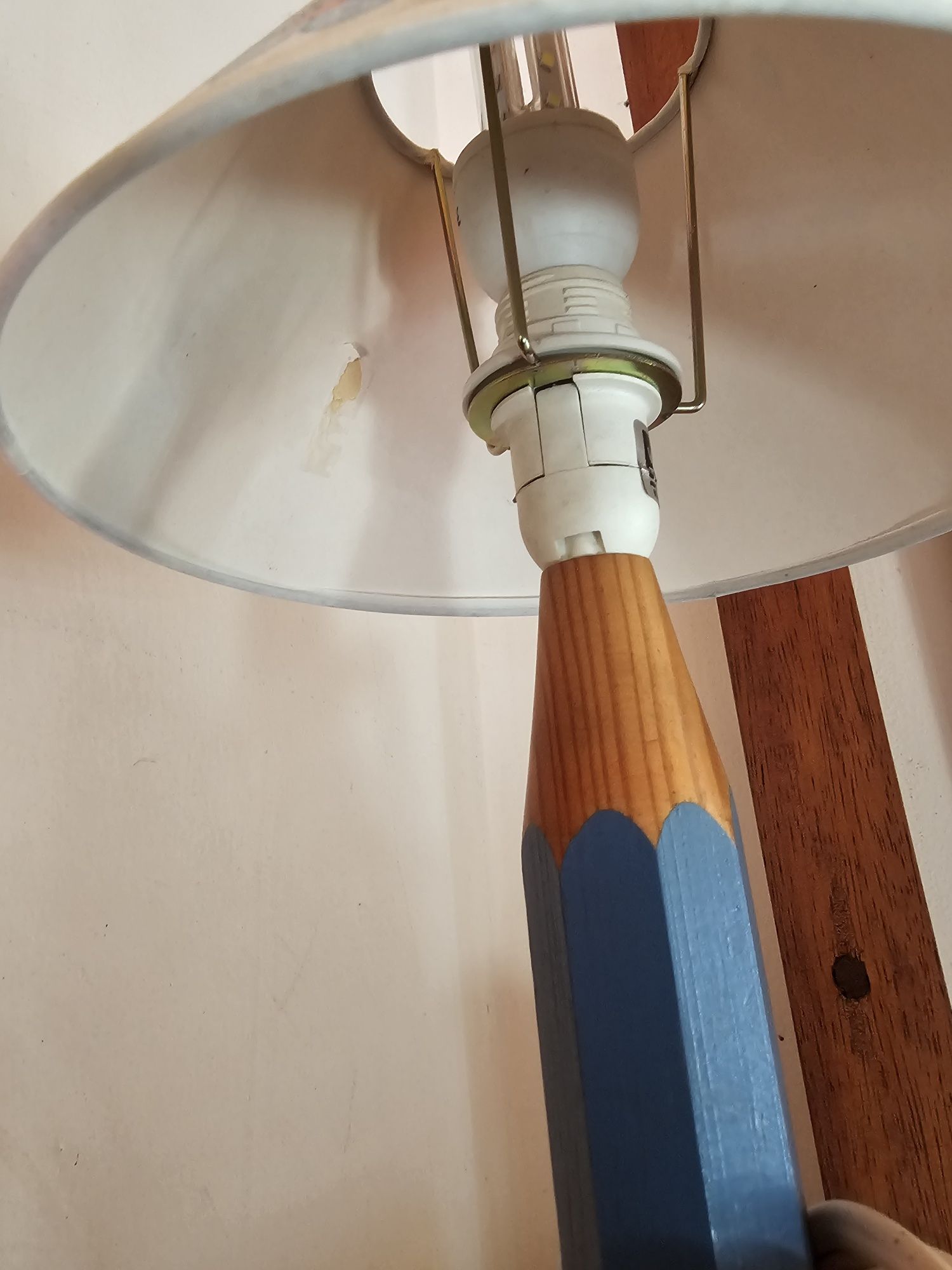 Candeeiro de mesinha para criança