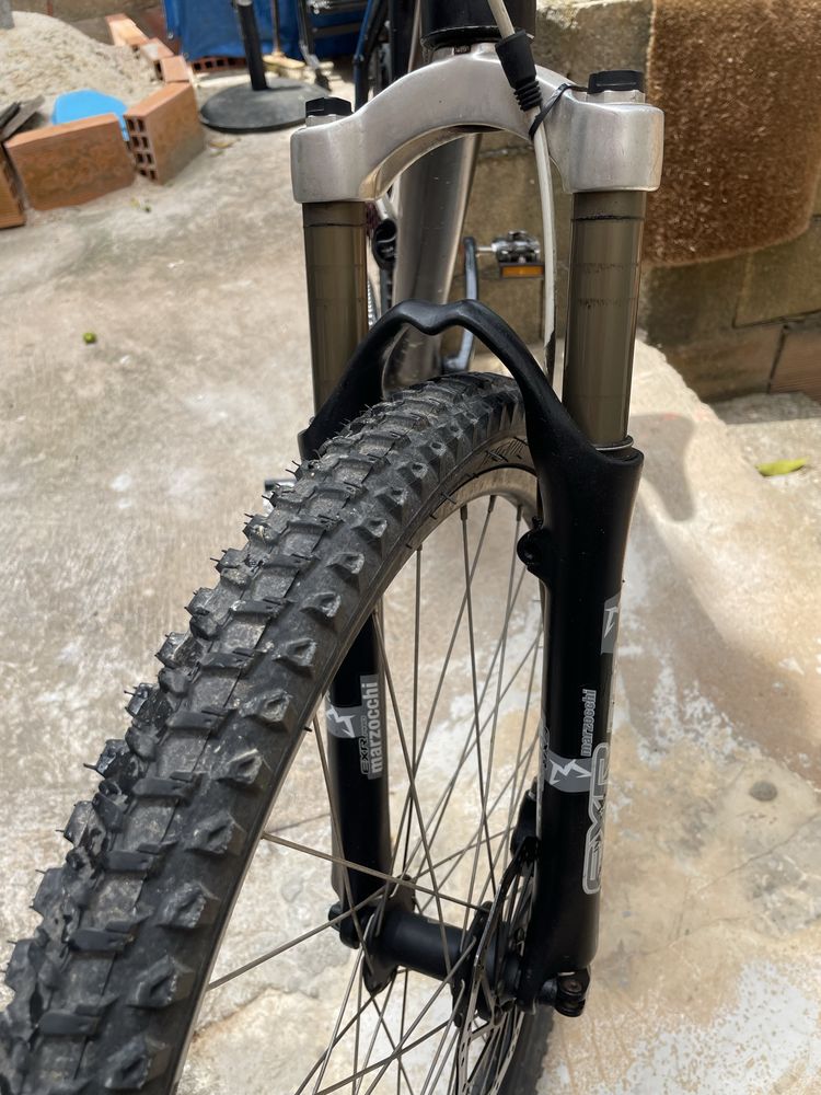 Bicicleta BTT 24” bem estimada