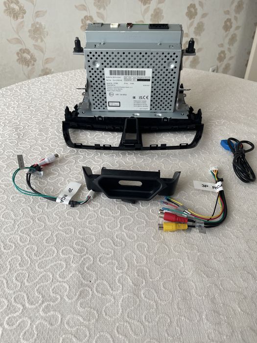 автомагнітола Panasonic Automotive Systems Czech  39101-61 ma1