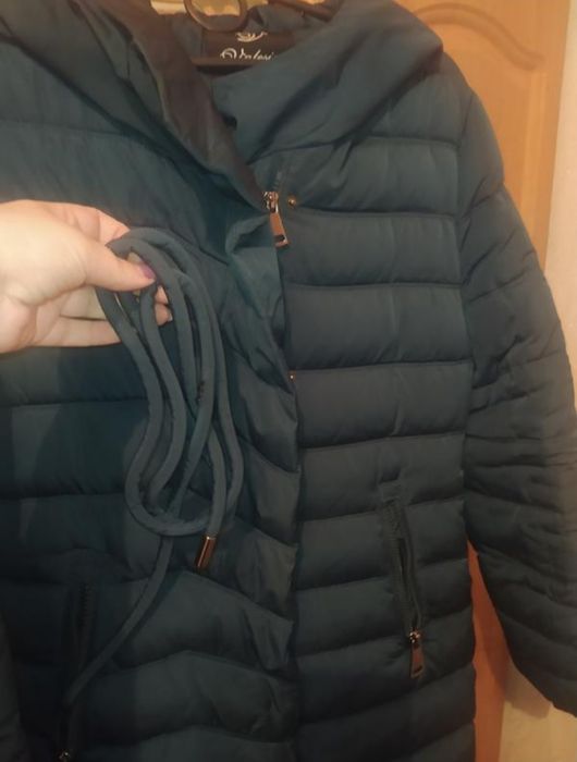 Зимняя куртка с большим капюшоном