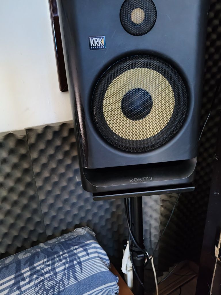 KRK RP8 G4 Monitores de Estúdio