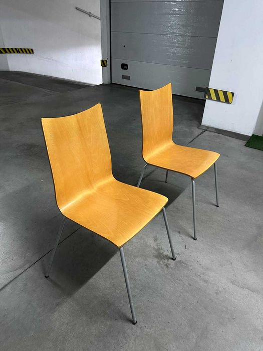 Mesa de cozinha com cadeiras