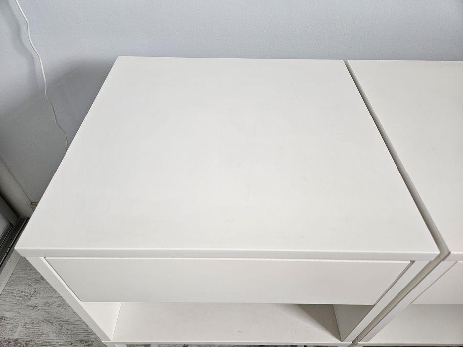 2 białe stoliki nocne IKEA VIKHAMMER