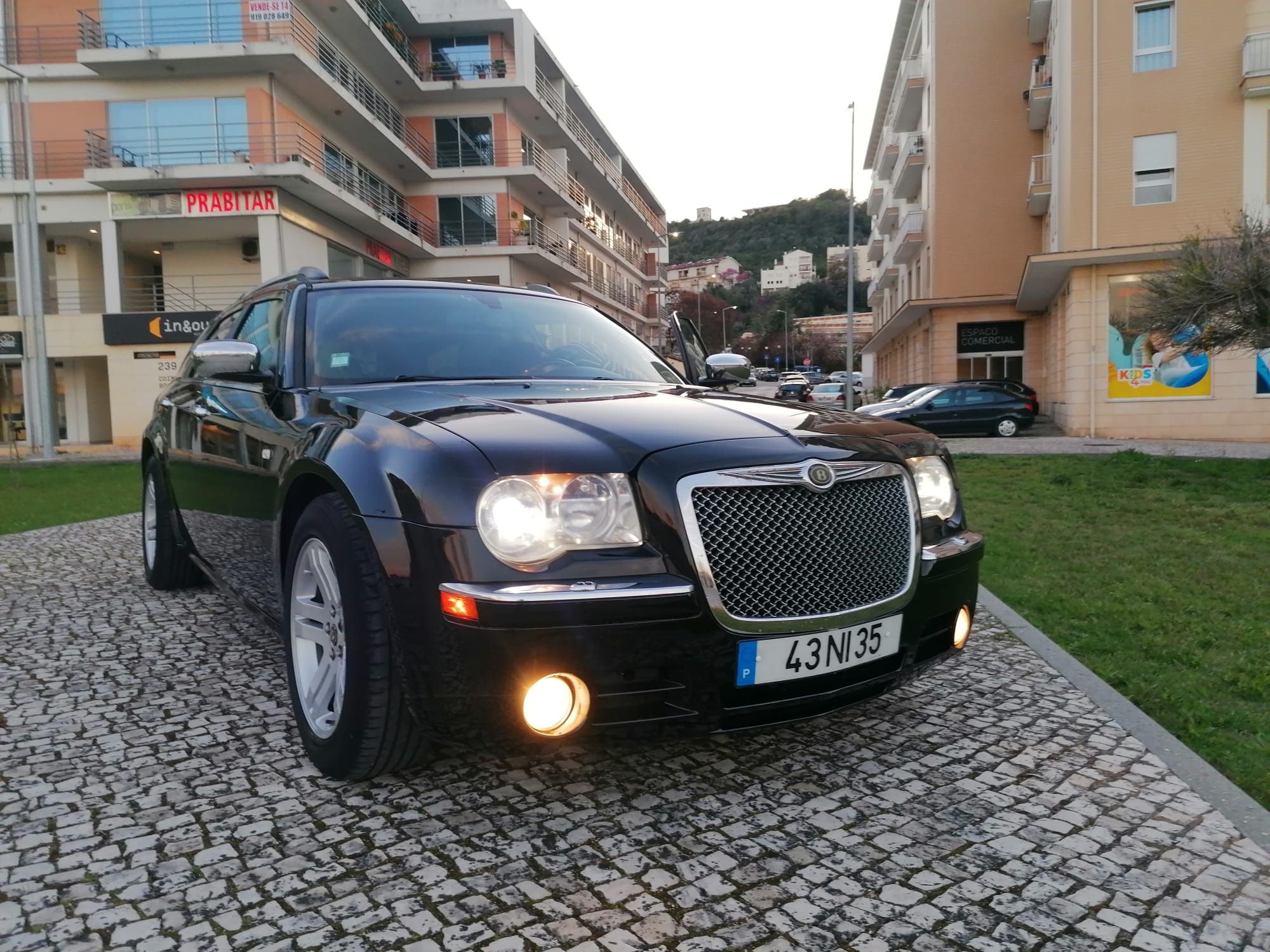 Soberba carrinha Chrysler 300C