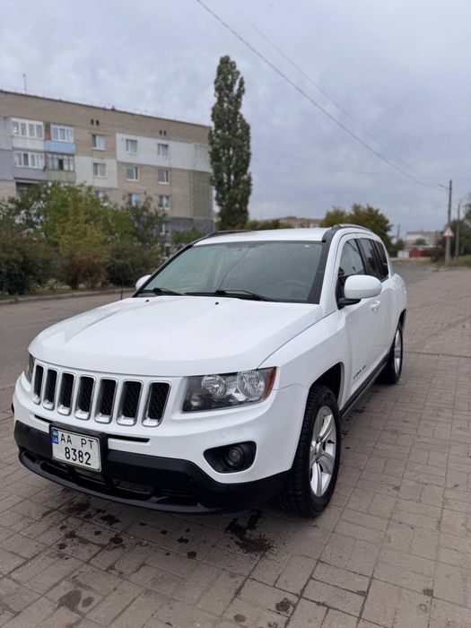 Продам джып компас 2014 года газ бензин полный привод