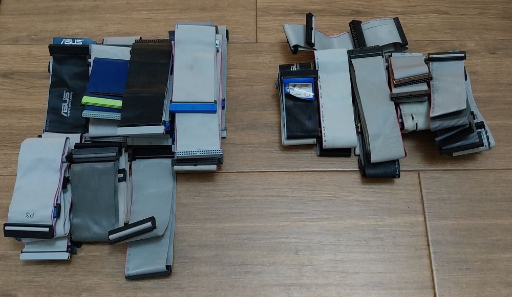 Cabos para discos rigidos IDE e Floppy a 2€ a unidade