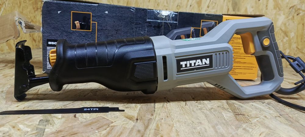 Piła szablasta titan 850 w ttb881rsp