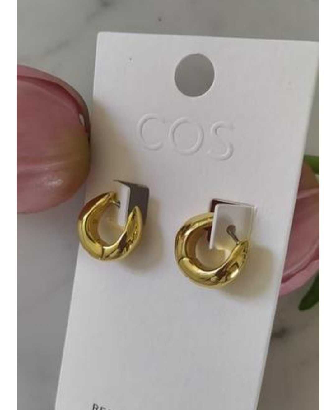 Стильні лаконічні сережки COS