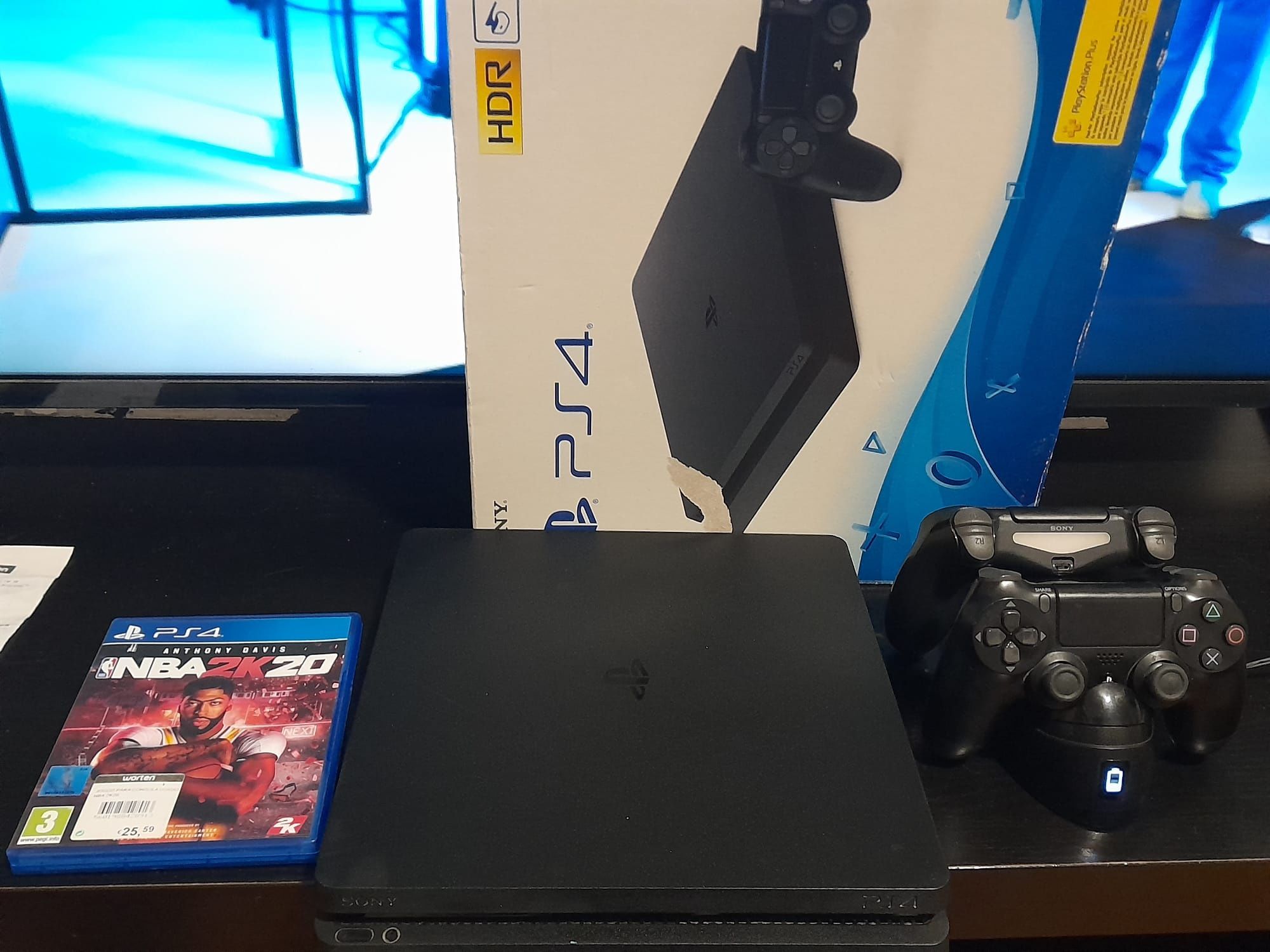 PlayStation 4 slim 500GB