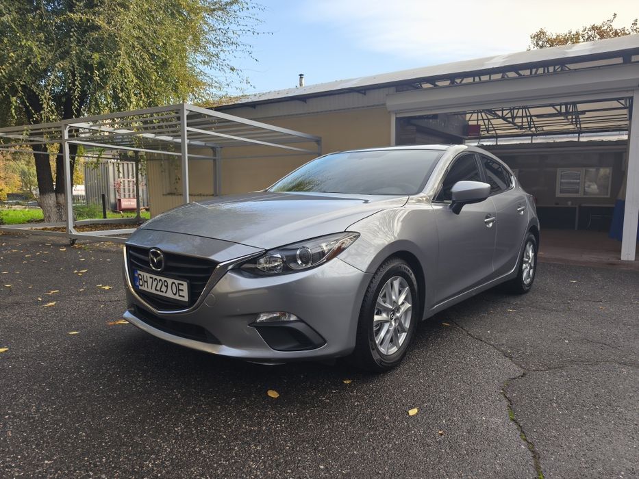 Мазда 3  2014 г 2.0 бензин автомат