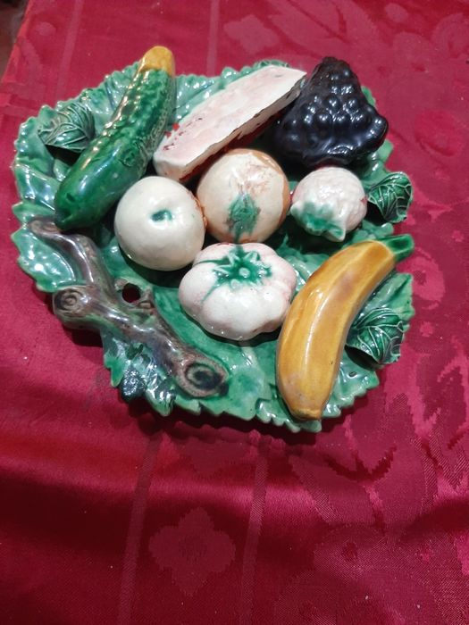 Prato Cerâmica das Caldas c/ frutos e legumes