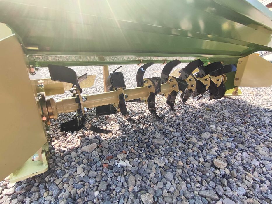 STALOVY Glebogryzarka polowa zawieszana 1,35m model RS 135 Profi STARK