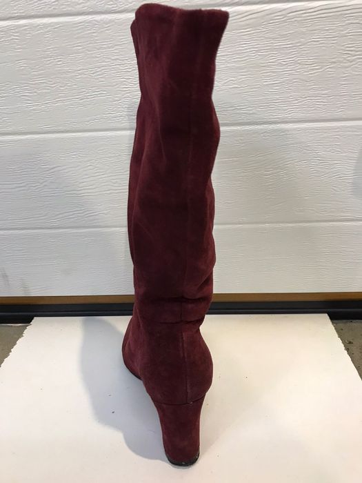 Жіночі довгі чоботи з каблуком