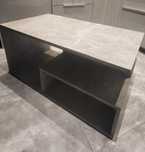 stolik szary beton