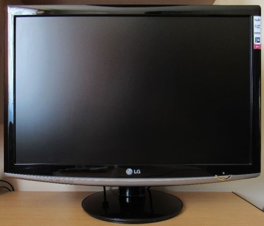 Монитор LG Flatron W2452V