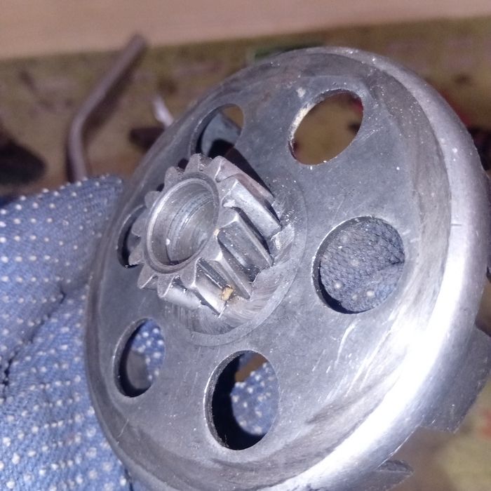 Продам запчасти к мопедам рига, карпаты