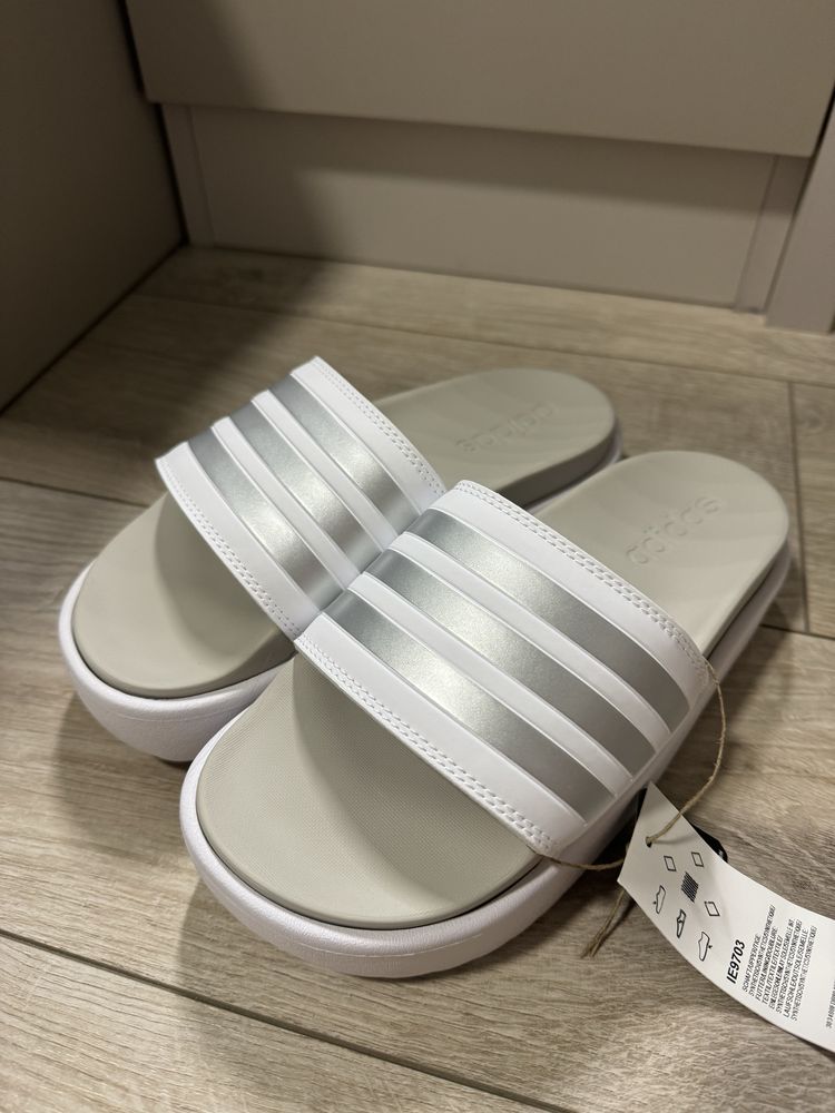 Взуття шльопанці Adidas