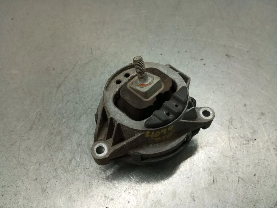 Apoio do motor BMW 1 (F21)