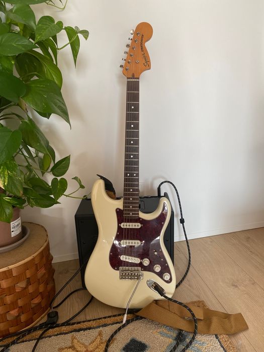 Guitarra Squier Classic Vibe 70s