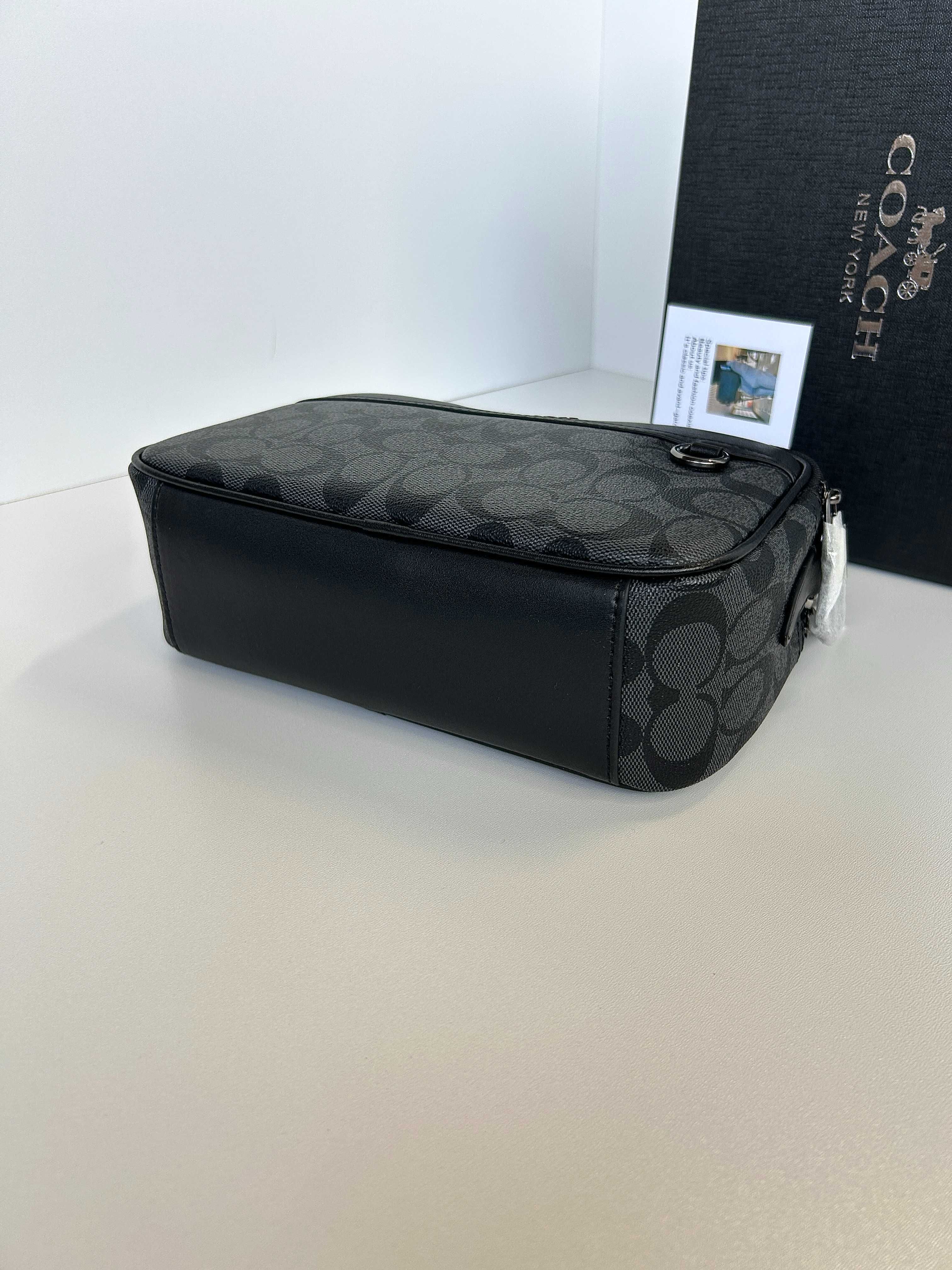 Чоловіча сумка Coach - фірмова Канва!
