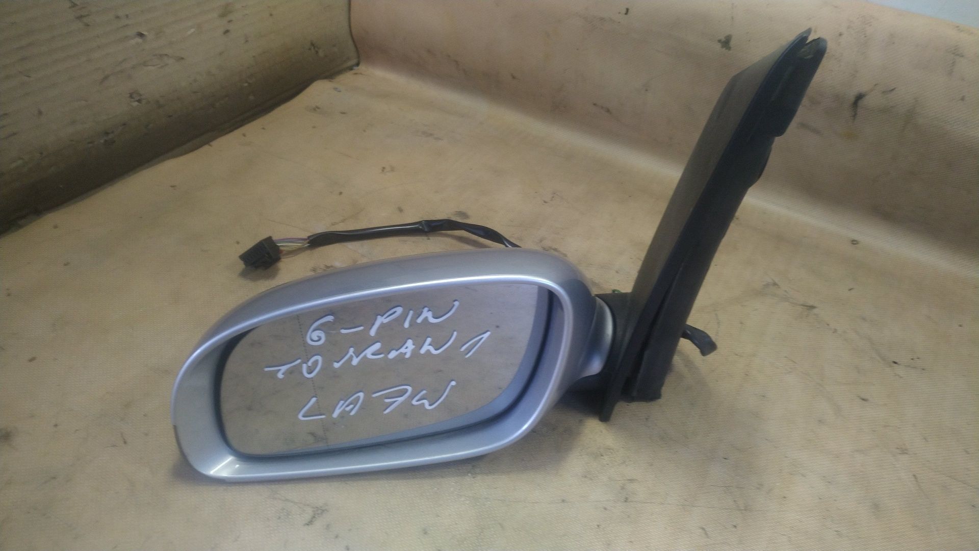 ) Touran 1 lusterko lewe 6-pin LA7W