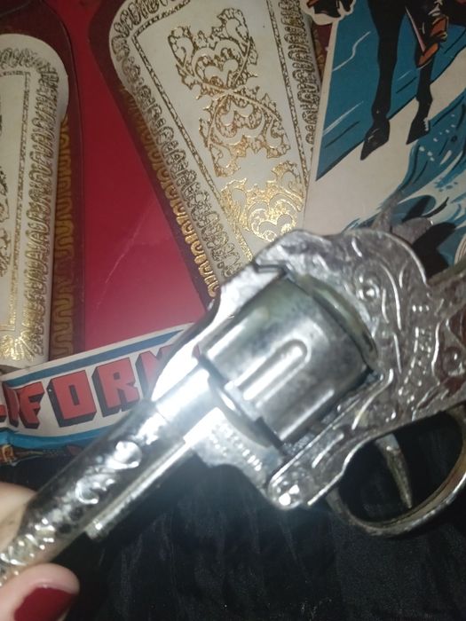 Brinquedo arma só tem uma