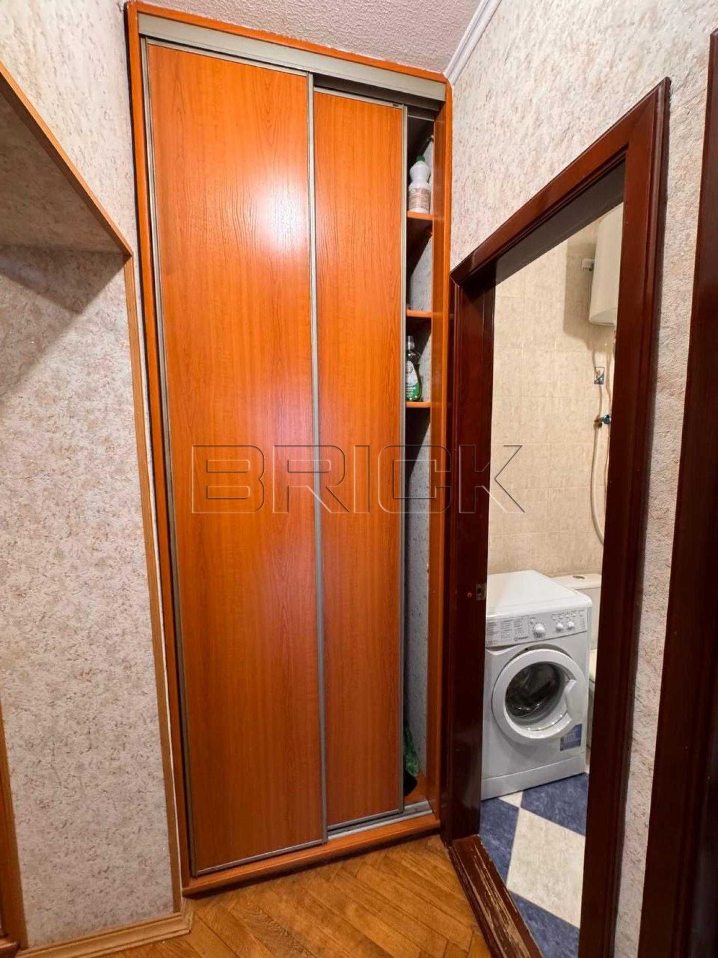 Продаж 2-к квартири / вул. Суворова 11 / 135 000 USD / 62м2