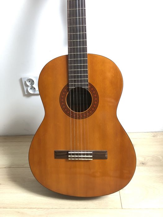 Gitara 4/4 Yamaha C40 pokrowiec stan bardzo dobry jak nowa