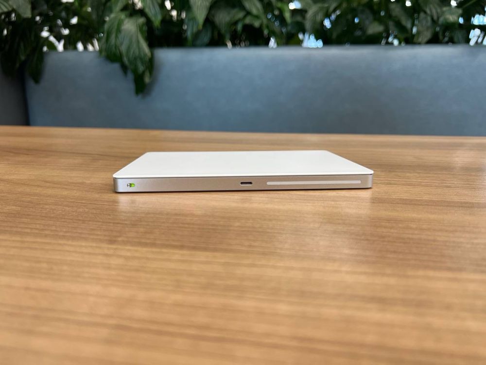 390-Apple Magic Trackpad 2