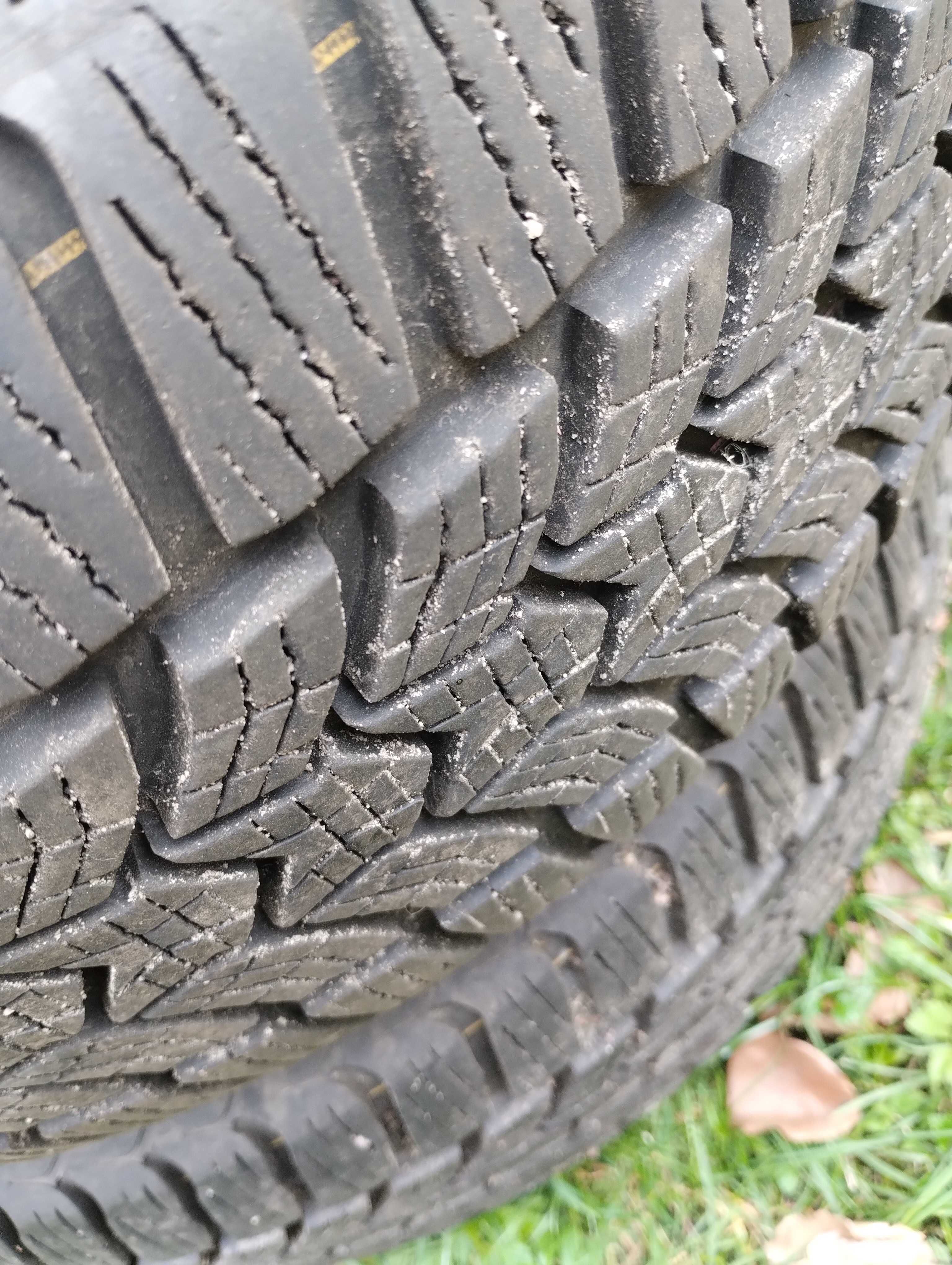 Dębica Frugo HP2 215/55 R16 2 sztuki jak nówki