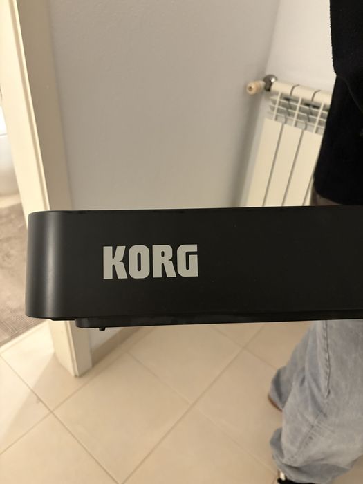 Piano digital Korg B1 em excelentes condições