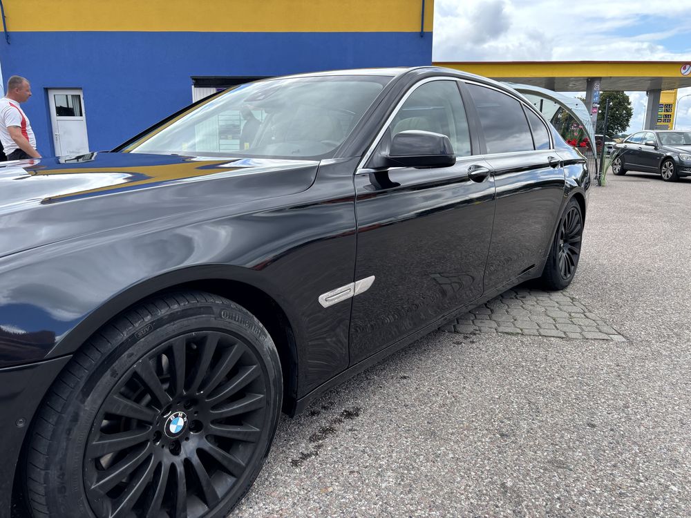 Sprzedam bmw 750 F02