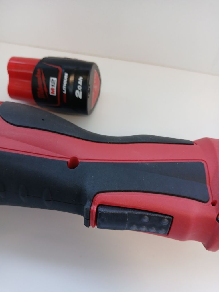 Milwaukee  M12 HPT zaciskarka do rur.