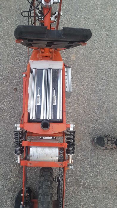 Dwie baterie litowo-jonowe 36V V 31Ah Viron 1000W cross rower elektryc
