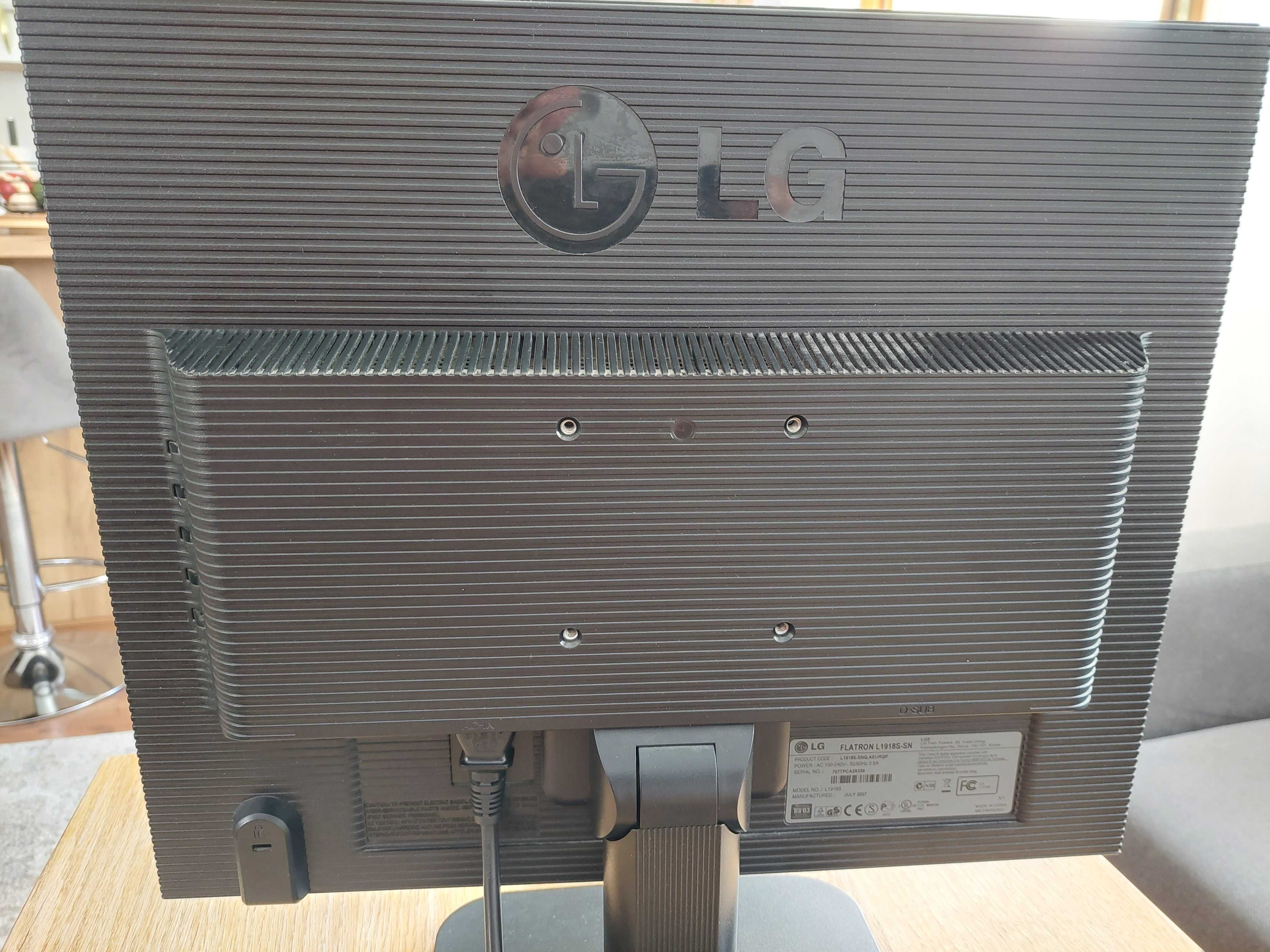 Monitor LCD 19 cali LG
