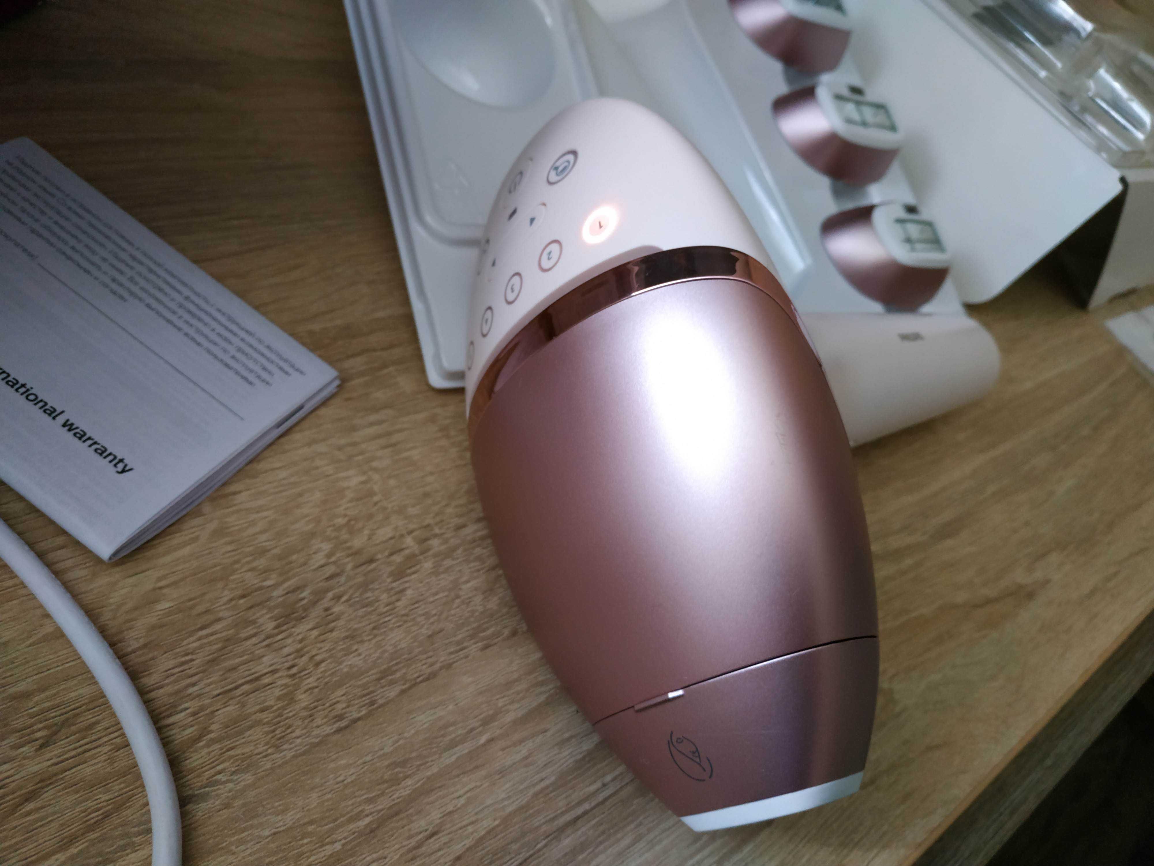 Фотоэпилятор PHILIPS Lumea 9000 BRI958