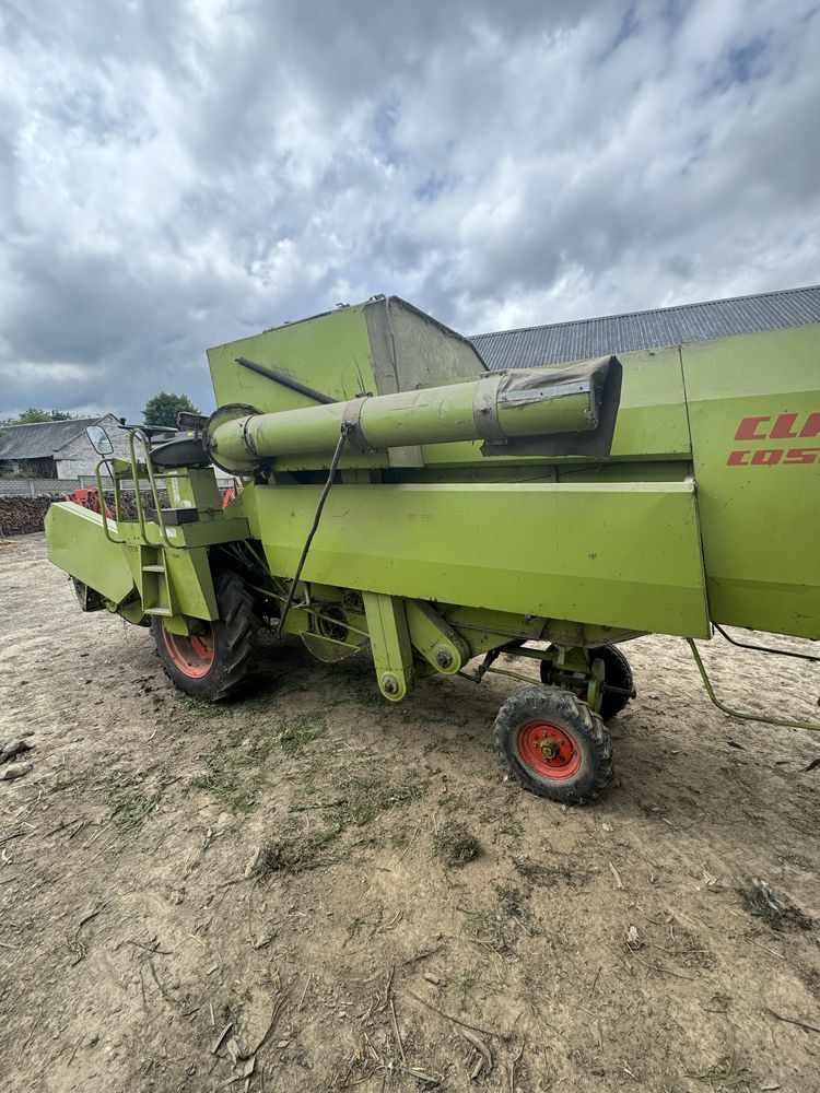 Kombajn Claas comsos