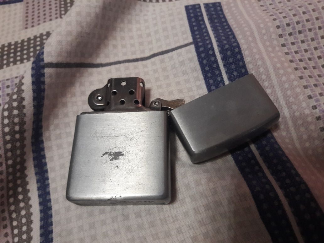 Зажигалка типа  Zippo бензиновая