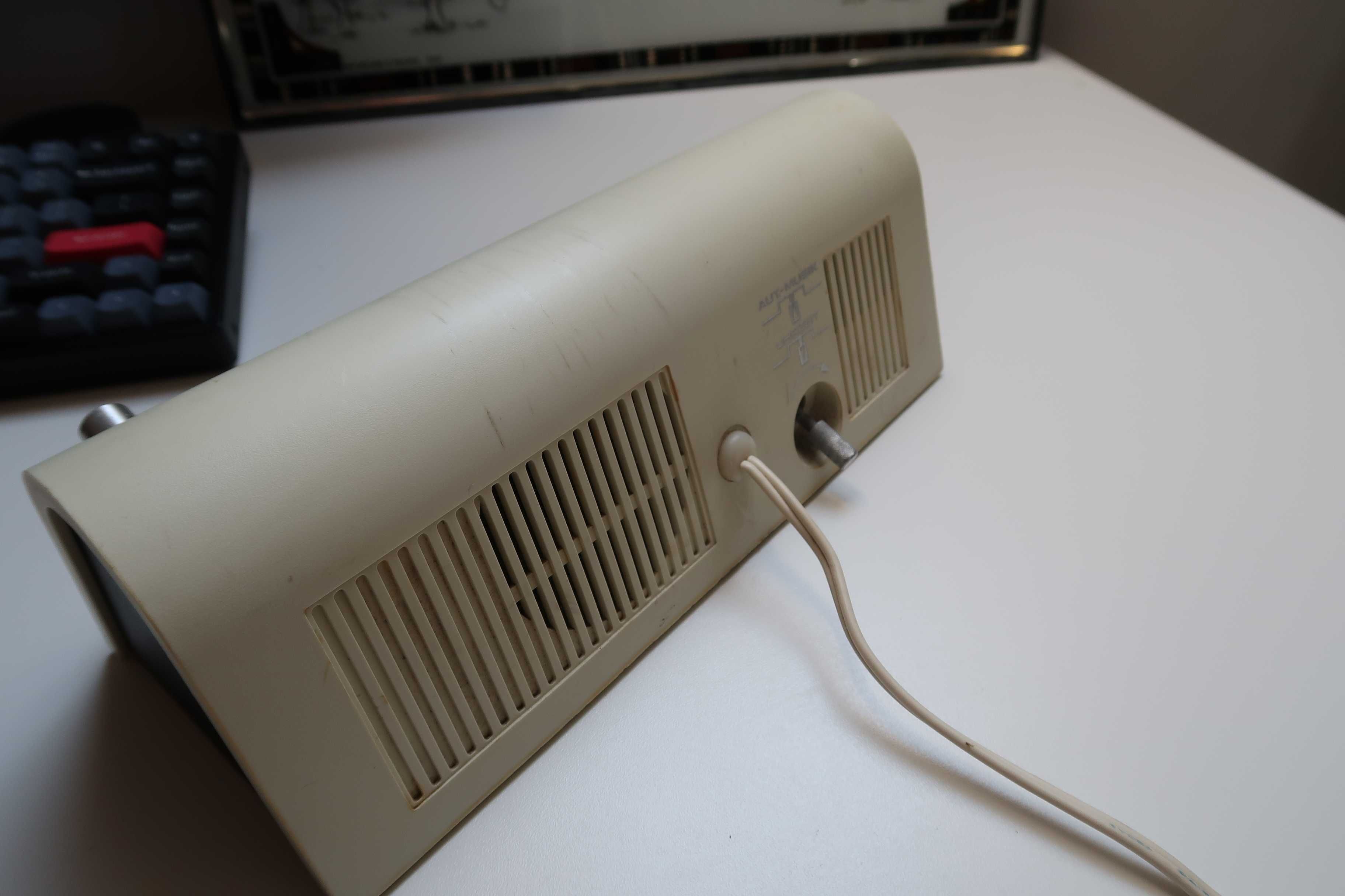 Radio z zegarem Nordmande Typ 173 A, lata 70.