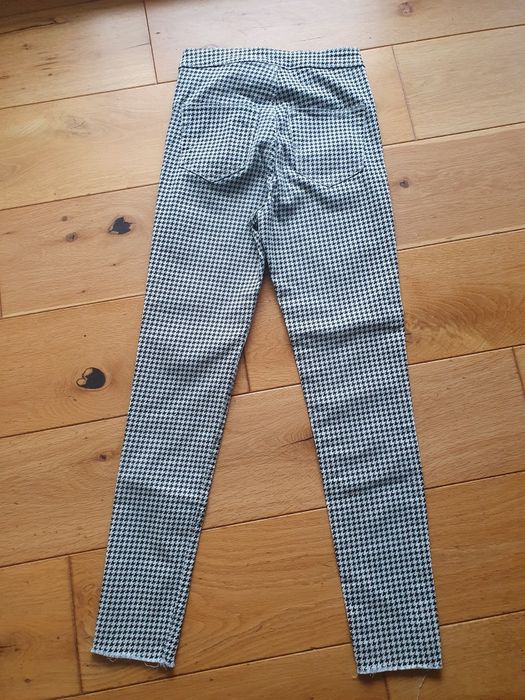 Długie spodnie rurki w pepitkę wysoki stan H&M Divided XS