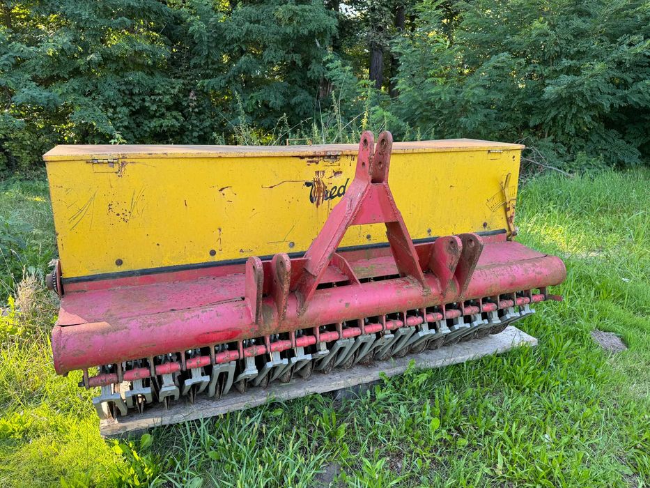 Siewnik do trawy VREDO