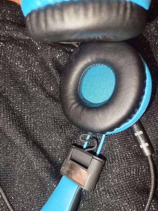 Продам наушники,облегченные,Iclever,звук отличный