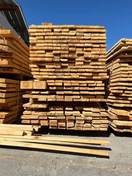Пиломатериали з Закарпаття з сосни. Брус, дошка, рейка, доставка.