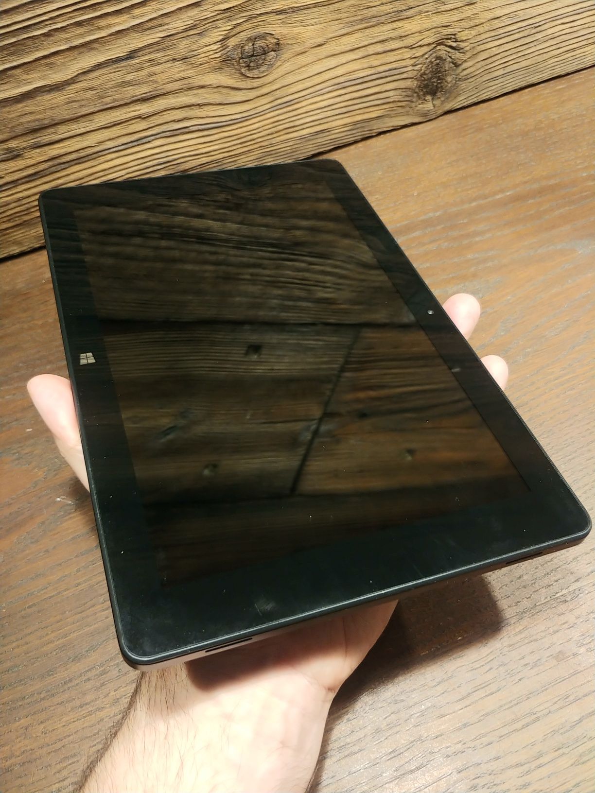 Tablet z klawiaturą 2 w 1. Kruger & Matz EDGE1088