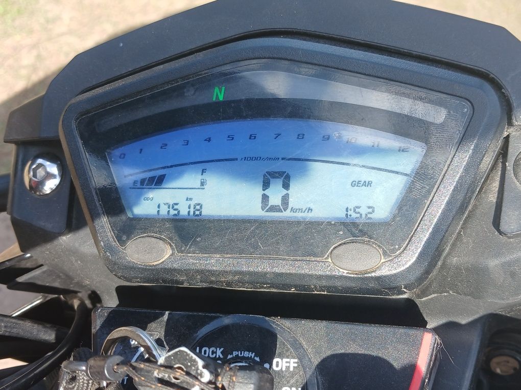 Продам мотоцикл Lifan SR 200