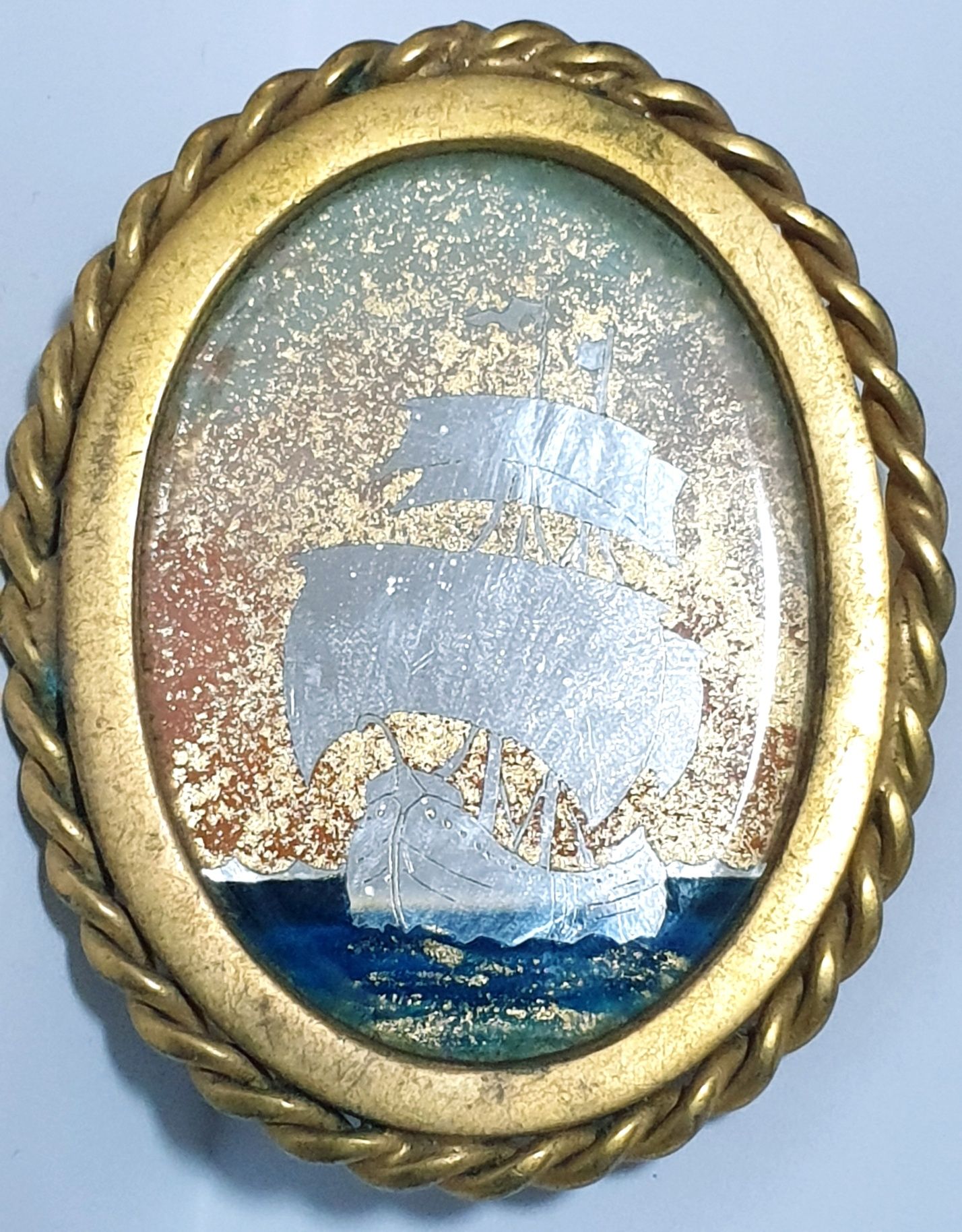 Lindas pregadeiras vintage com pinturas miniaturas
