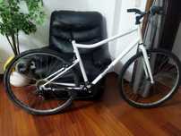 Bicicleta de Trekking Riverside 120 branca