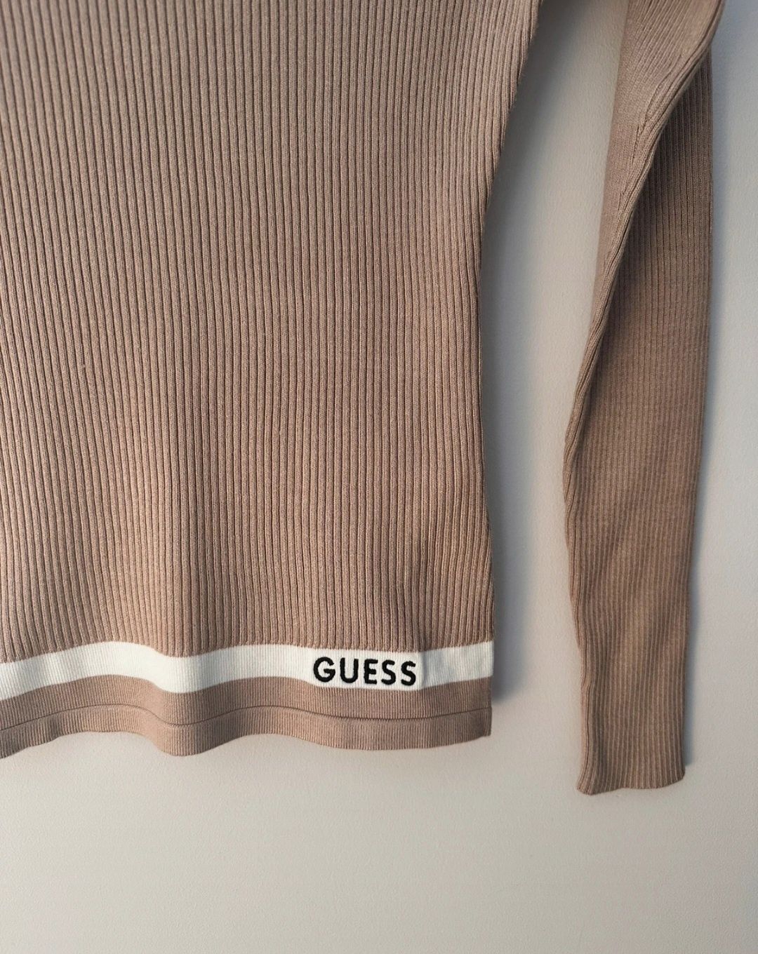 Nowy sweterek Guess rozm. XS