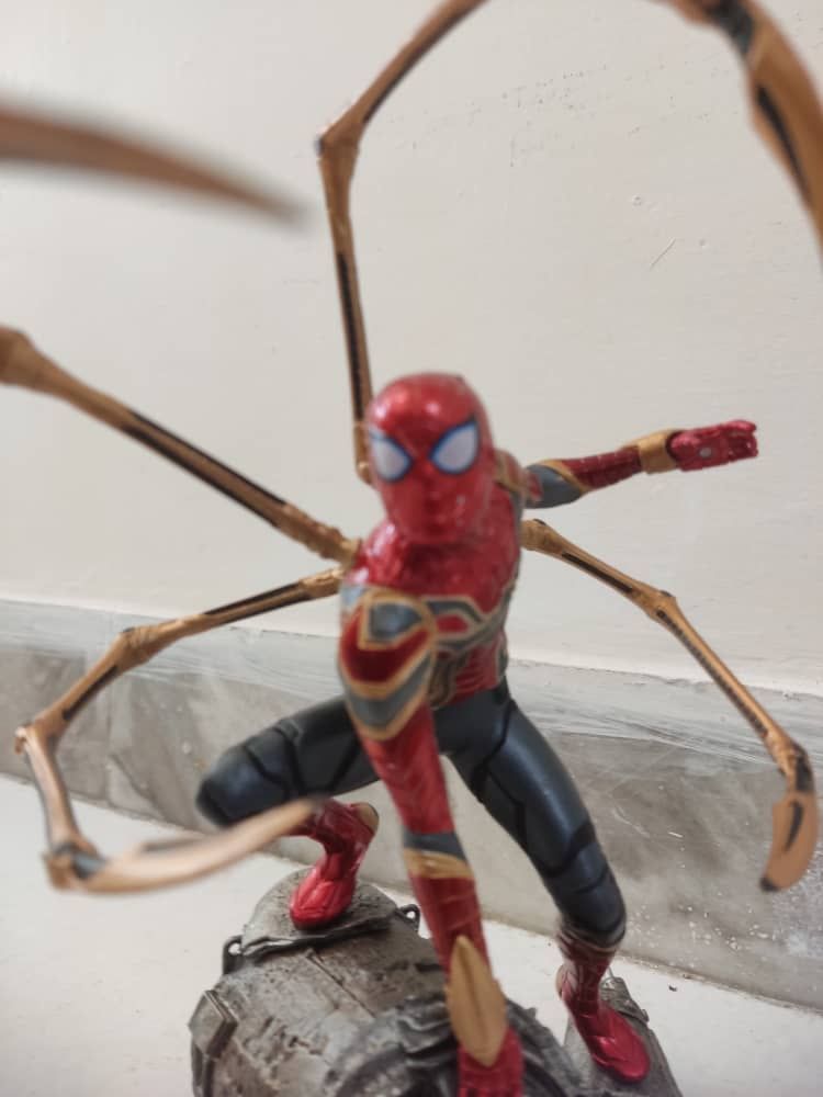 Spider man figure marvel